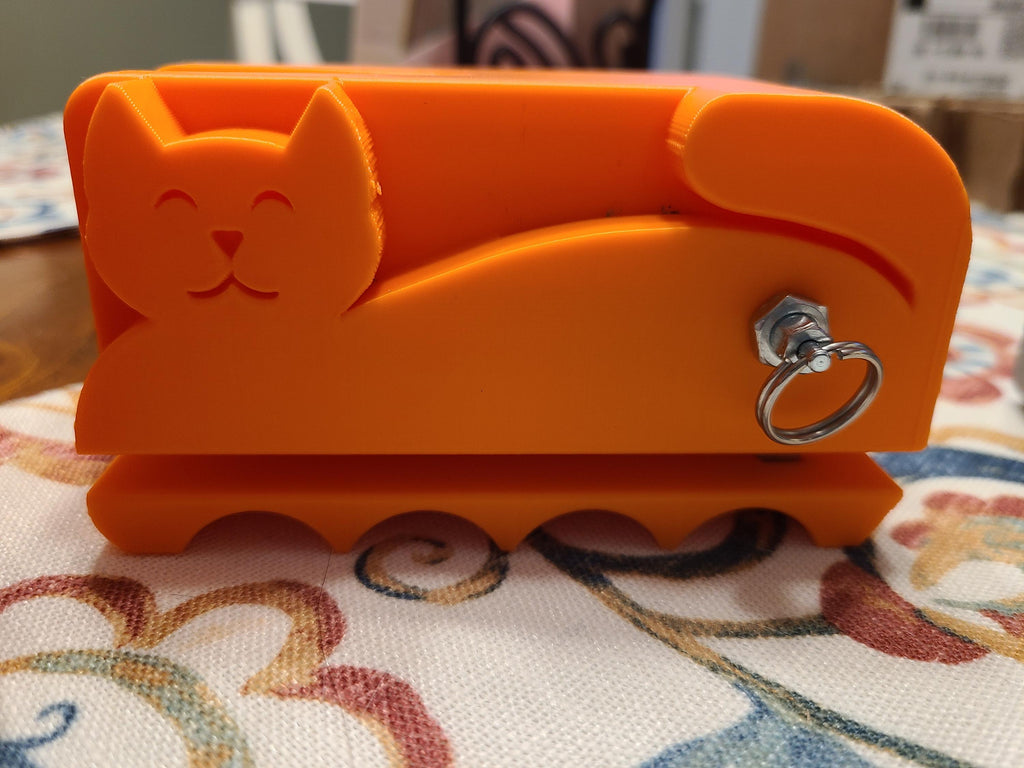 Cat Scratcher Cardboard Strip Cutter: DIY Cat Furniture Tool