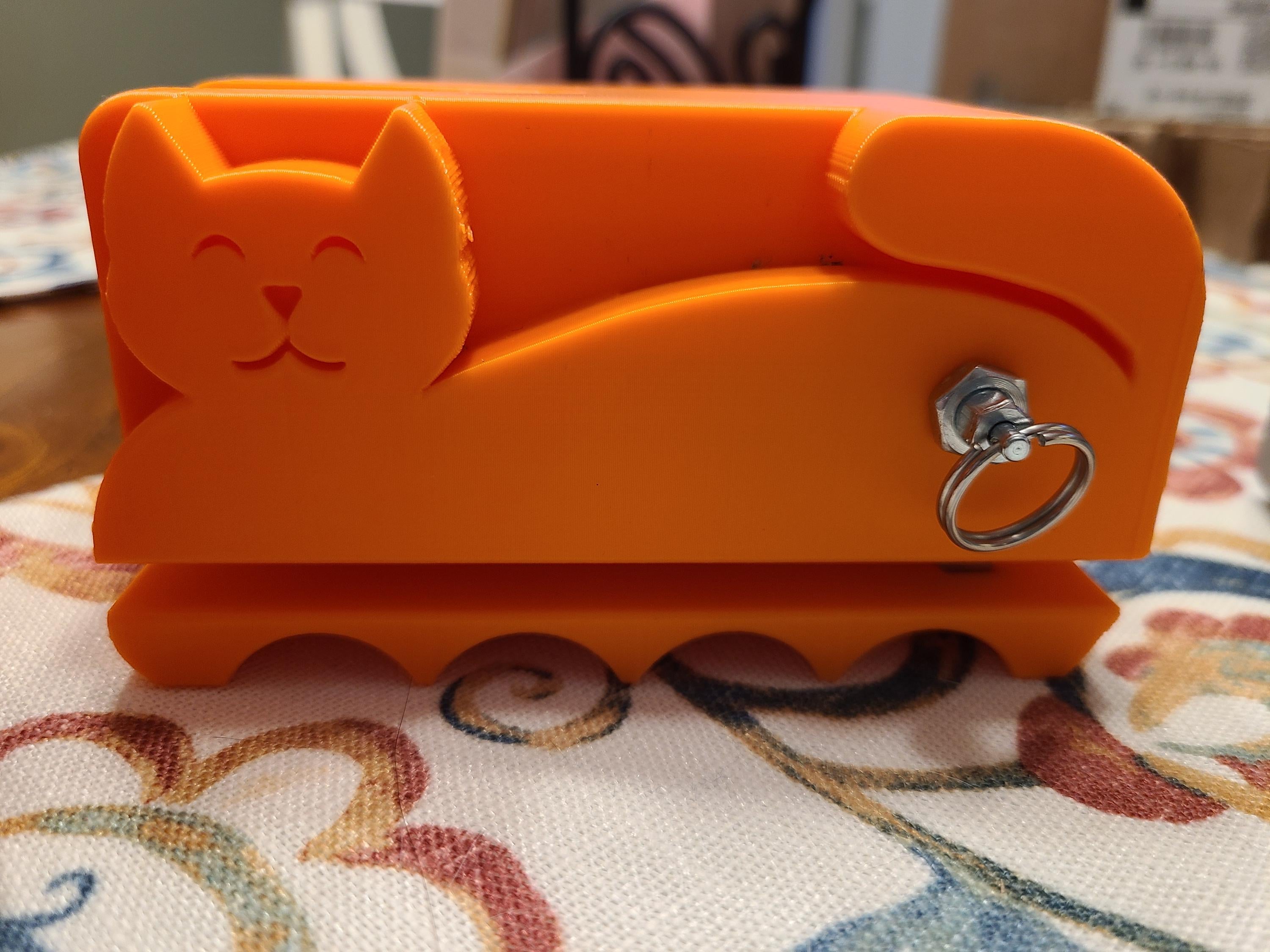 Cat Scratcher Cardboard Strip Cutter: DIY Cat Furniture Tool