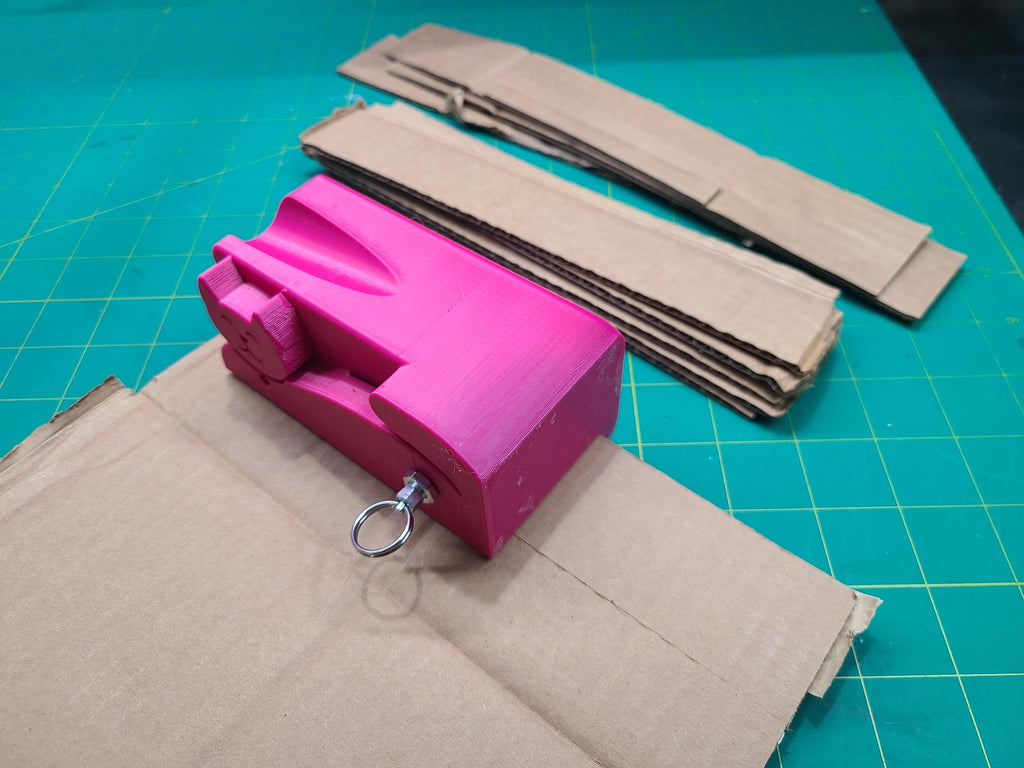 Cat Scratcher Cardboard Strip Cutter: DIY Cat Furniture Tool