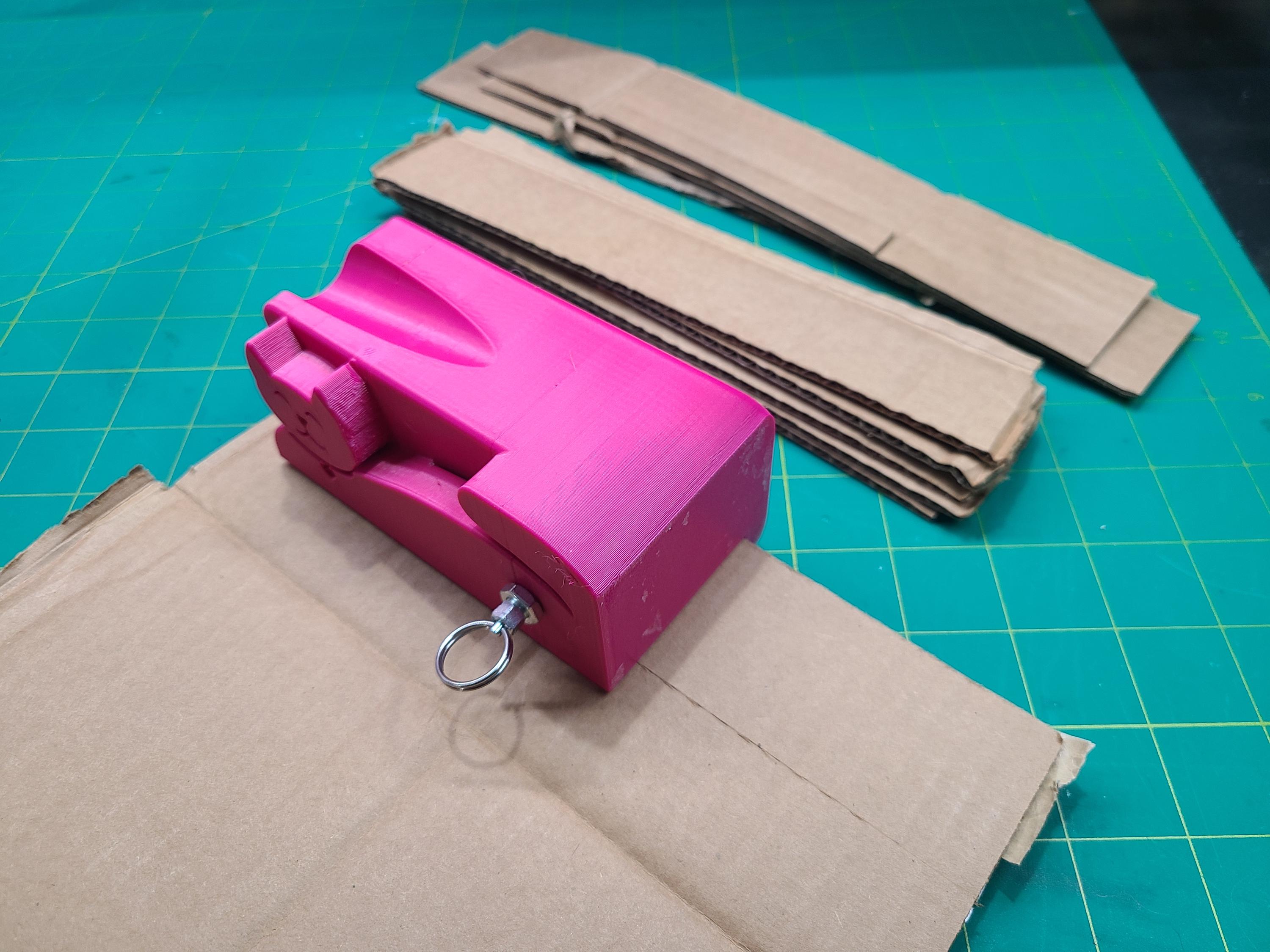 Cat Scratcher Cardboard Strip Cutter: DIY Cat Furniture Tool